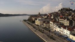 Nábřeží a město