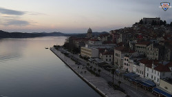 Nábřeží a město