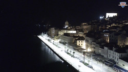 Nábřeží a město