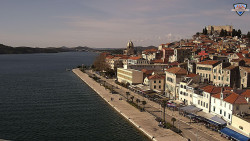 Nábřeží a město