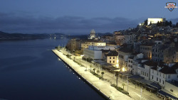 Nábřeží a město