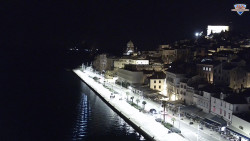 Nábřeží a město