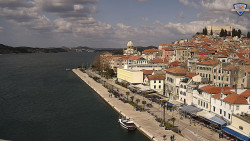 Nábřeží a město