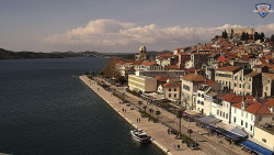 Nábřeží a město