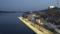 Nábřeží a město