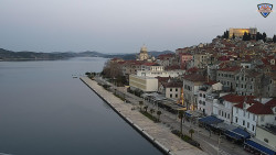 Nábřeží a město