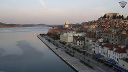 Nábřeží a město