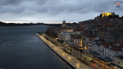 Nábřeží a město