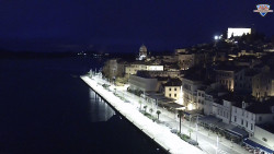 Nábřeží a město