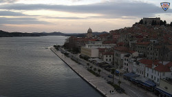 Nábřeží a město