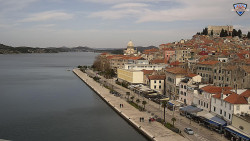 Nábřeží a město