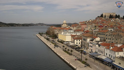 Nábřeží a město