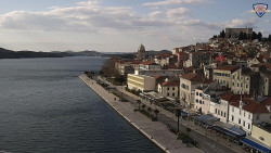 Nábřeží a město