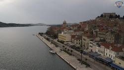 Nábřeží a město