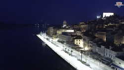 Nábřeží a město