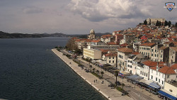 Nábřeží a město