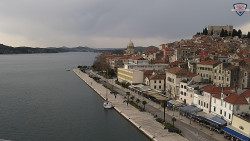 Nábřeží a město