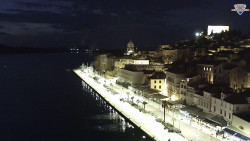 Nábřeží a město