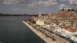 Nábřeží a město