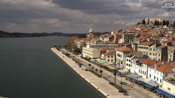 Nábřeží a město