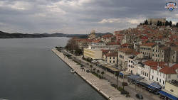 Nábřeží a město