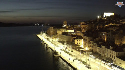 Nábřeží a město