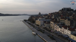 Nábřeží a město