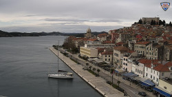 Nábřeží a město