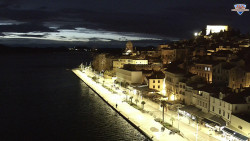 Nábřeží a město