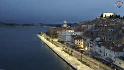 Nábřeží a město