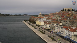 Nábřeží a město