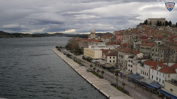 Nábřeží a město