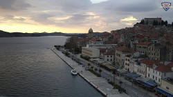 Nábřeží a město