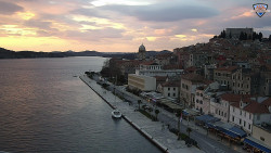 Nábřeží a město