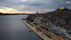 Nábřeží a město