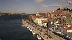 Nábřeží a město