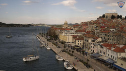 Nábřeží a město