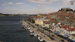 Nábřeží a město