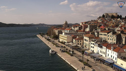 Nábřeží a město