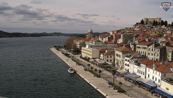 Nábřeží a město