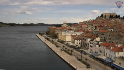 Nábřeží a město