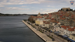 Nábřeží a město