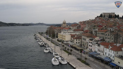 Nábřeží a město