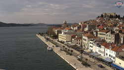 Nábřeží a město