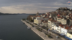 Nábřeží a město