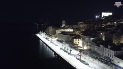 Nábřeží a město