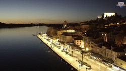 Nábřeží a město