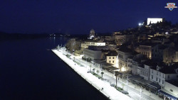 Nábřeží a město