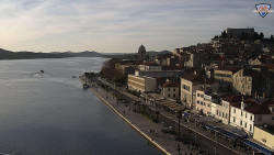 Nábřeží a město