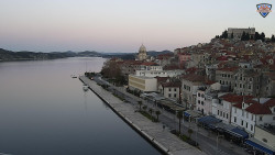 Nábřeží a město